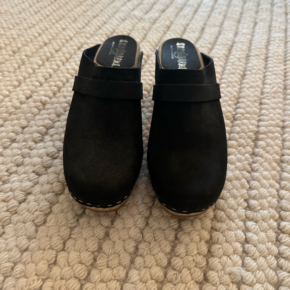 Black Clogs